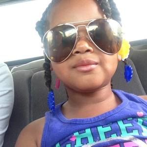 Meet your Posher, Troy